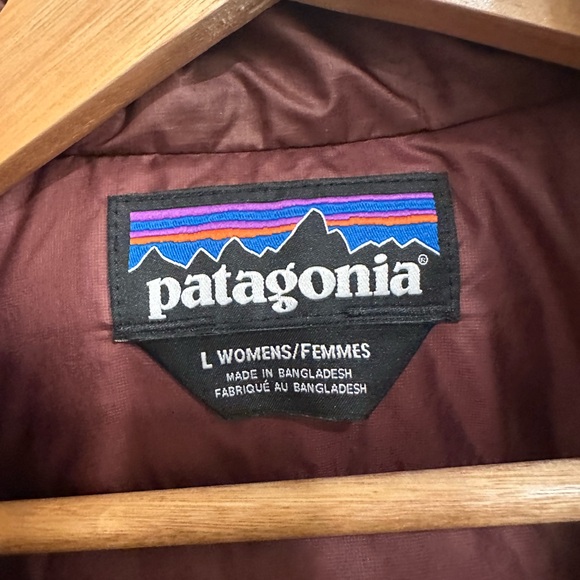 Patagonia Women's Maroon Puffer Jacket - Picture 2 of 5